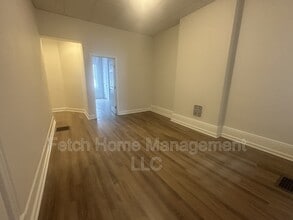 Building Photo - 117 S 10th St