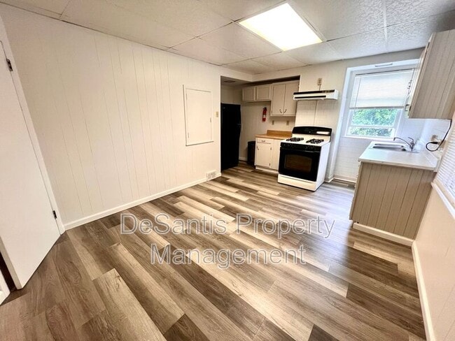 Building Photo - 1509 Hatteras St