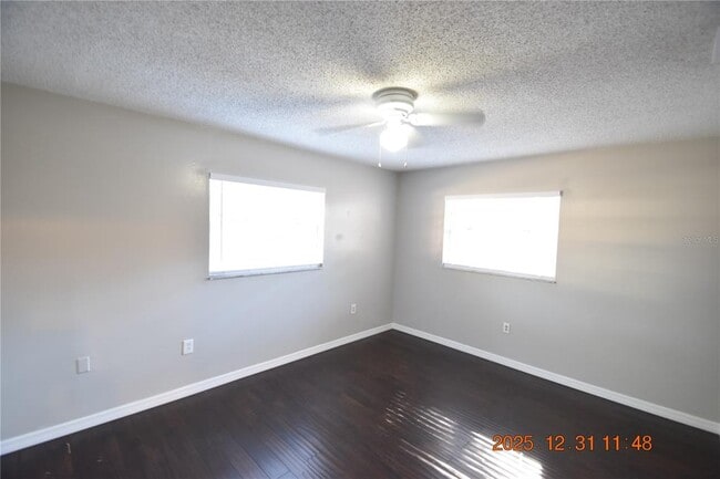 Building Photo - 1134 SE 2nd St