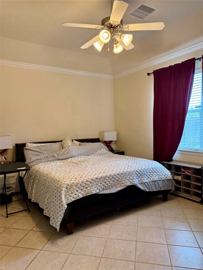 Building Photo - 30723 Legends Ridge Dr