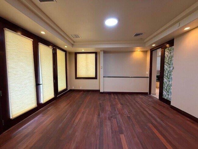 Building Photo - 466 Portlock Rd