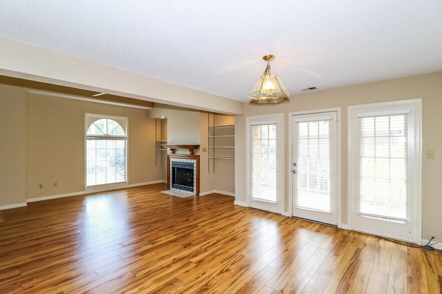 Building Photo - 1611 Oaken Bucket Dr