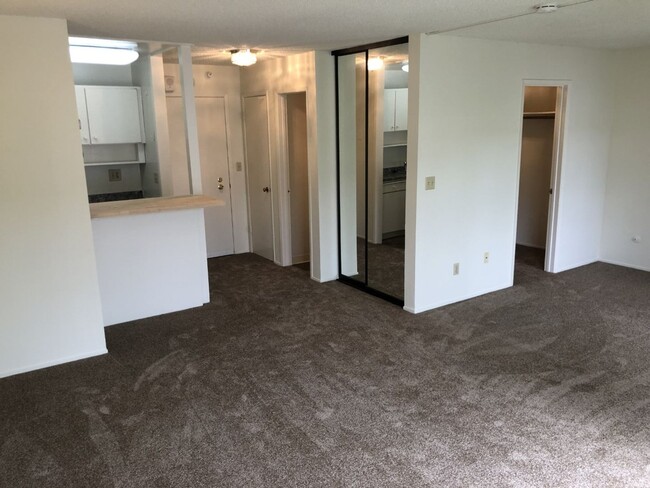 Building Photo - Studio Condo Available Now