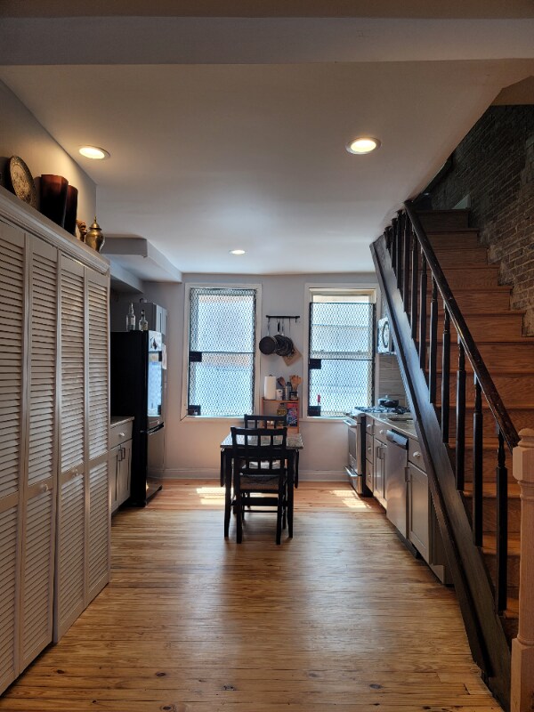 Building Photo - 503 W Lexington St