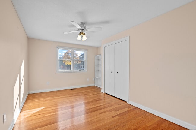 Building Photo - 127 Two Rod Hwy