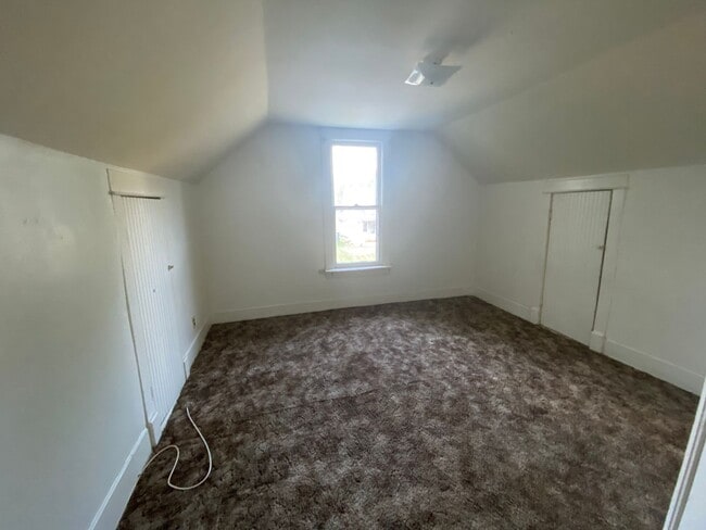 Building Photo - 2 Bedroom 2 bathroom in Alton