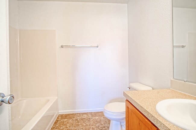 Building Photo - 1241 Saker Ct