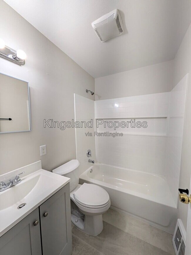 Building Photo - 936 Highmont Dr