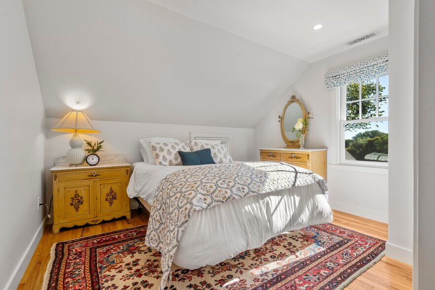 Building Photo - 5 Calebs Ln