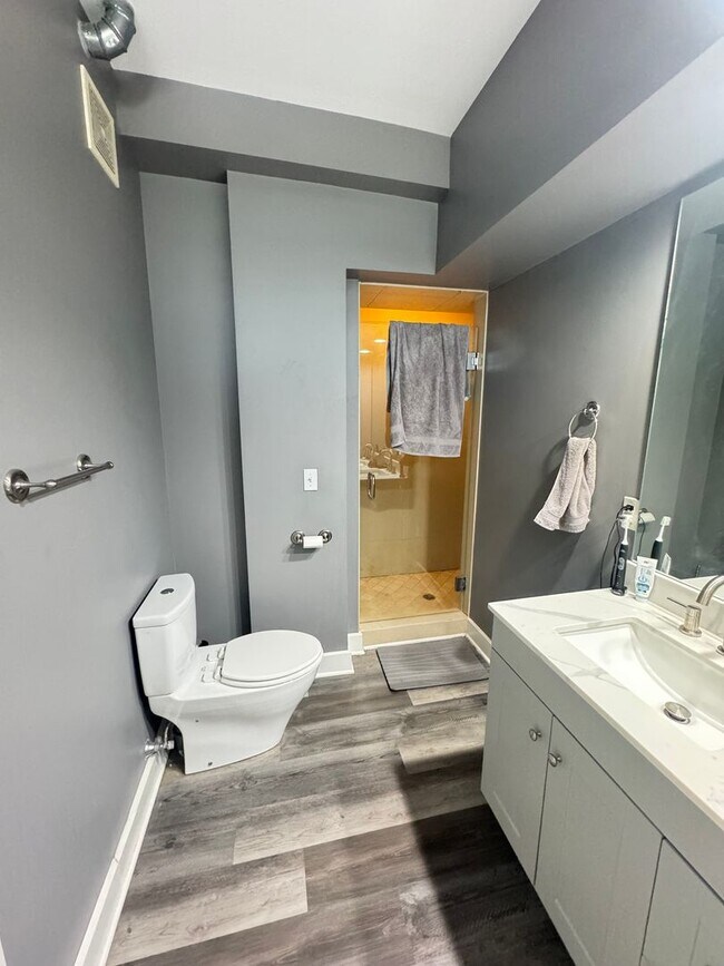 Building Photo - Desirable Union Square Corner Penthouse!