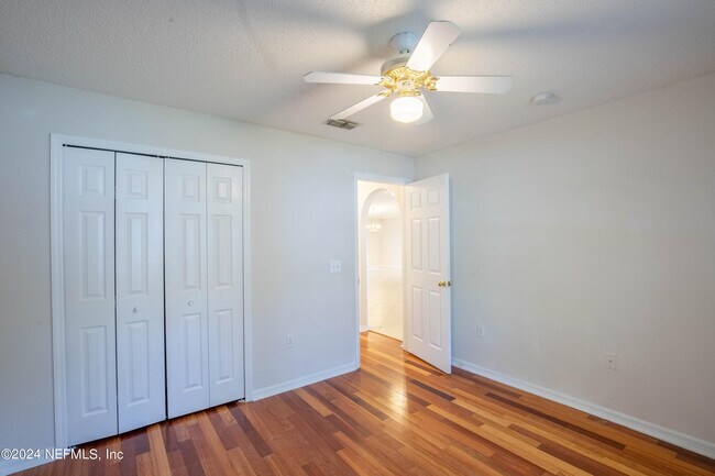 Building Photo - 3158 Ash Harbor Dr E