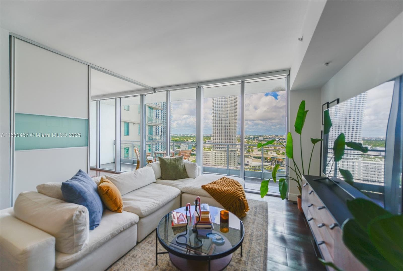 Building Photo - 92 SW 3rd St