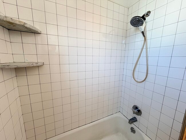 Building Photo - 150 Franklin St