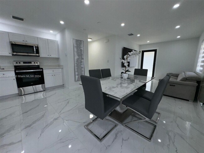 Building Photo - 2490 NW 44th St