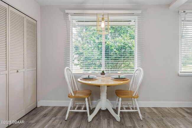 Building Photo - 4 Jasmine Run