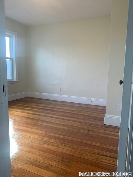 Building Photo - 40 Cedar St