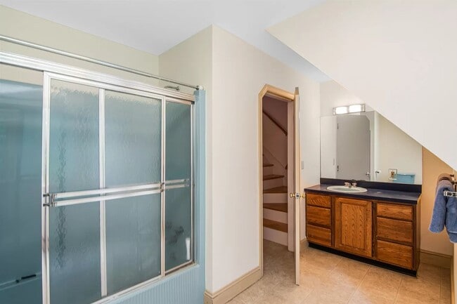 Building Photo - 5BD/3BA Beautiful House in South Burlington