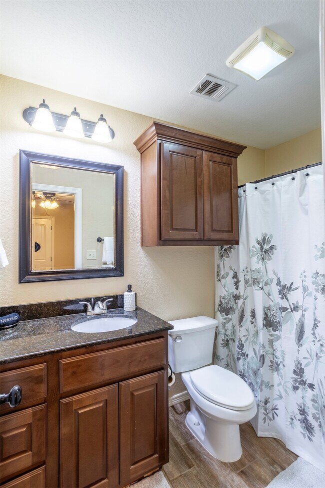 Building Photo - 731 Dominik Dr