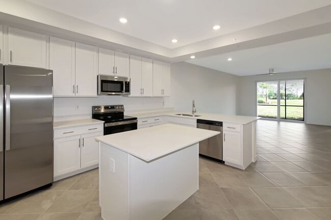 Building Photo - Wellen Park Golf and Country Club Annual Condo for Rent