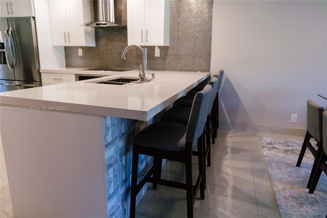 Building Photo - 4017 N Cypress Dr