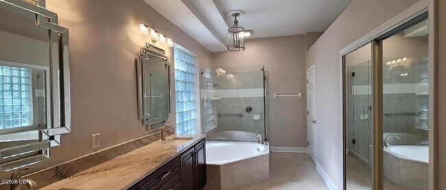 Building Photo - 802 Westwood Dr