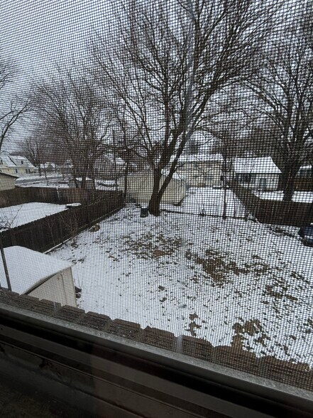 Building Photo - 1812 Northwestern Ave