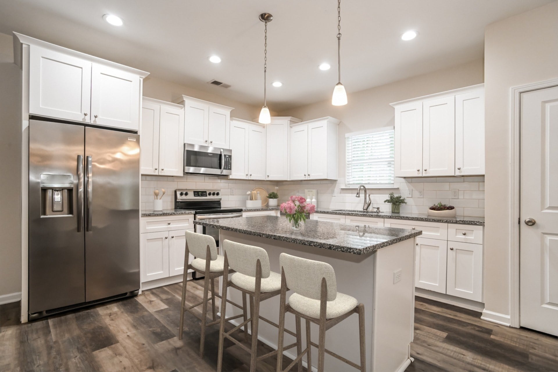 Building Photo - 7823 Bellhaven Blvd