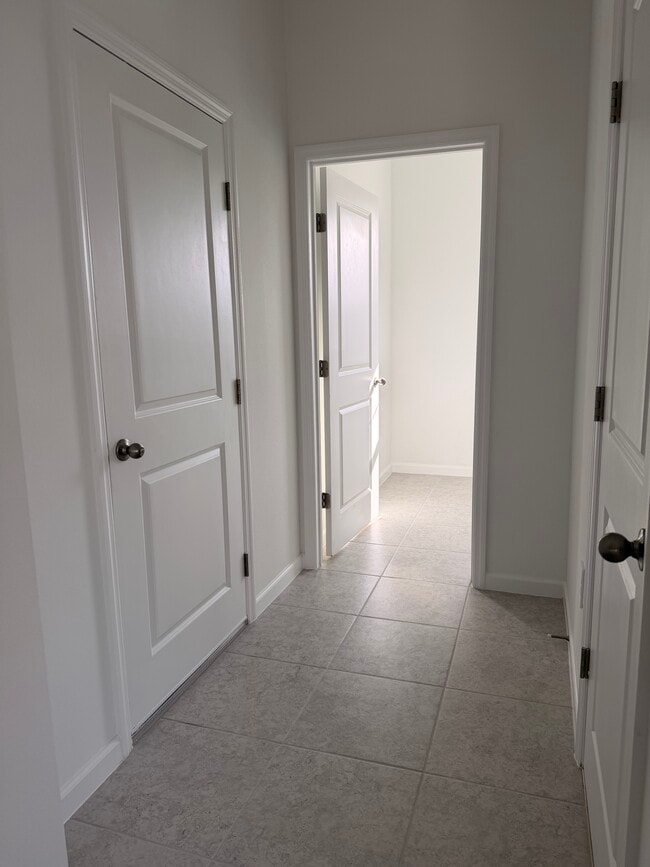 Building Photo - 3255 Carnation Ave