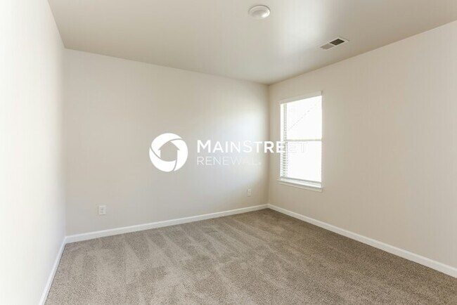 Building Photo - 5 Bedroom Pet-Friendly Home in STOCKBRIDGE, GA with Main Street Renewal