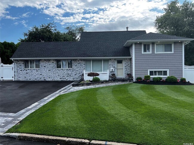 Building Photo - 34 Wiltshire Dr