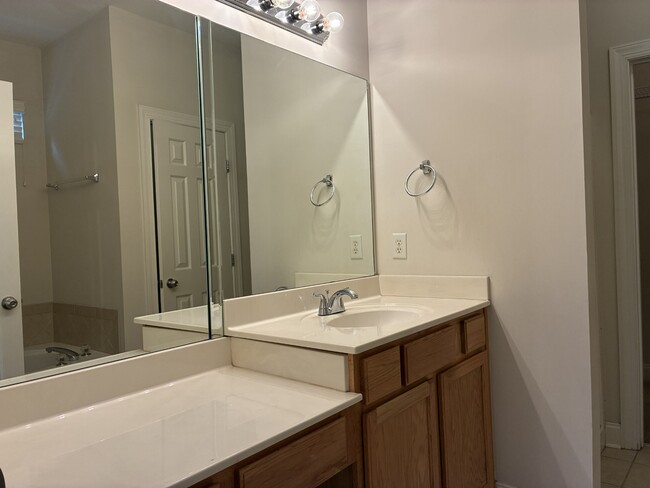 Building Photo - 808 Pisgah Park