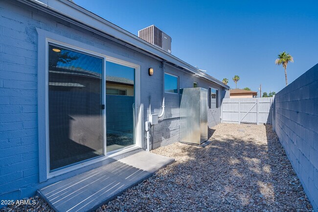 Building Photo - 211 S Doran