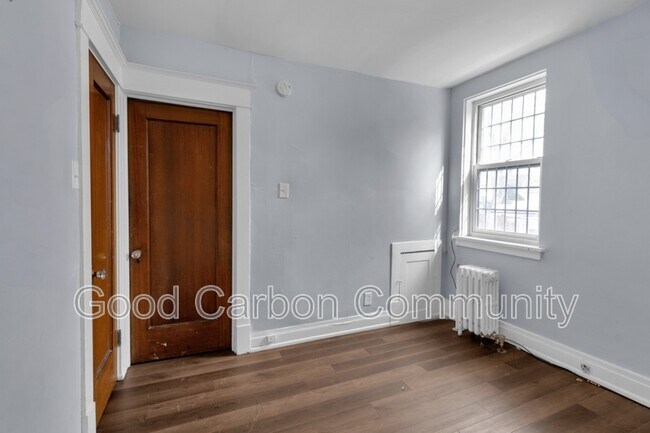 Building Photo - 12 E Depew Ave