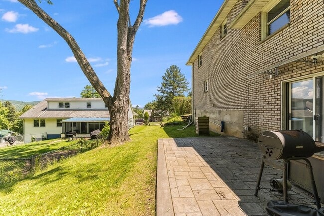 Building Photo - 82 Terrace Dr