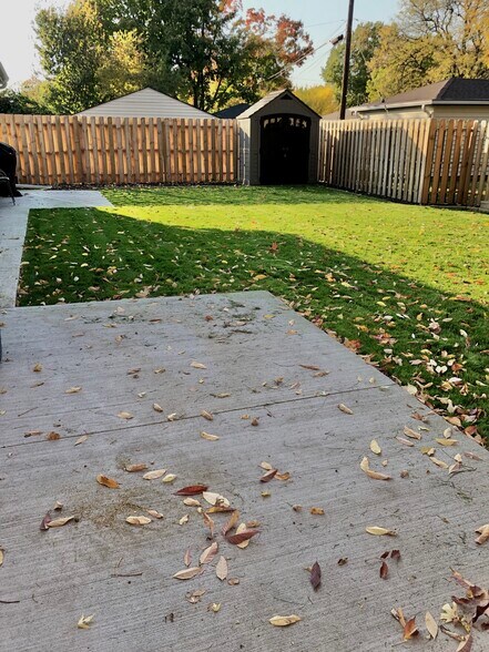 Side yard, fall - 4020 30th St
