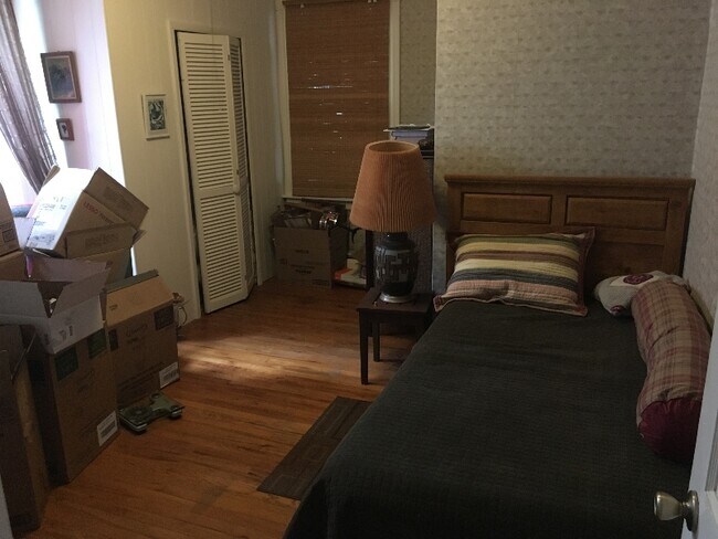 Building Photo - 29 Enfield Ave