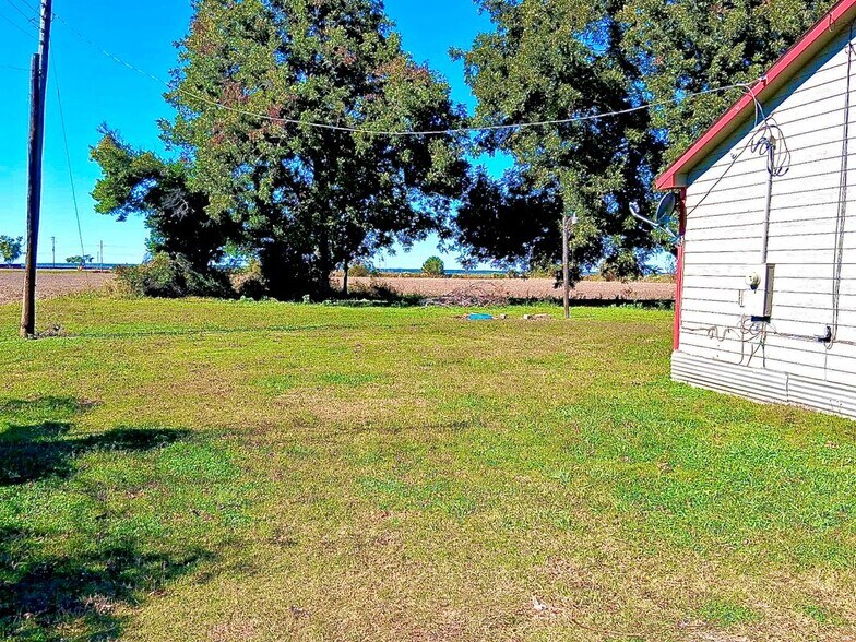 Building Photo - 201 West Ave N