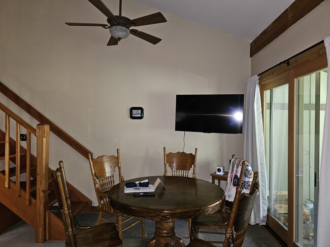 Building Photo - 3865 S Lake Creek Dr