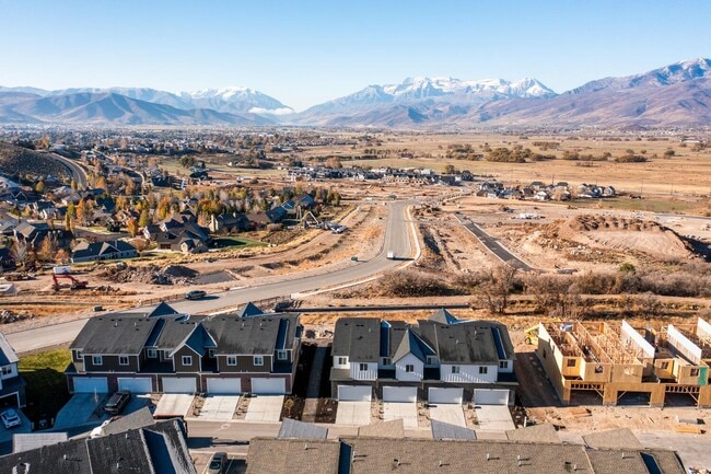 Building Photo - Recently Built Heber City Rental – Bright,...