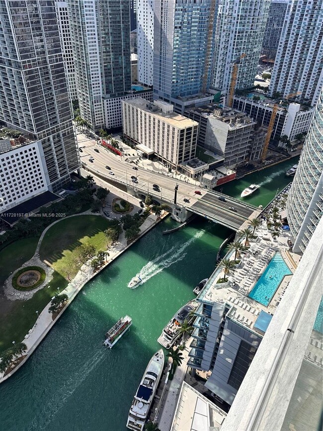 Building Photo - 300 Biscayne Blvd Way