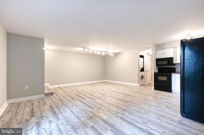 Building Photo - 2 Bed/2 Bath Patio Level Condo in Otterbei...