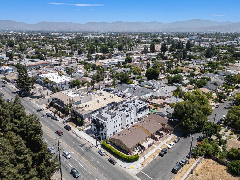 Building Photo - 6700 Kester Ave