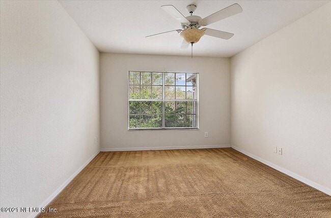 Building Photo - 13703 Richmond Park Dr N