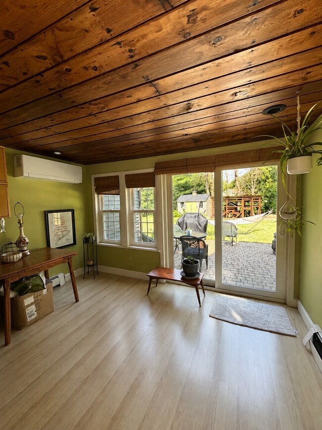 Building Photo - 33 Northwood Dr