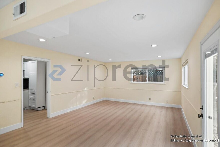 Building Photo - 1019 Pilinut Ct