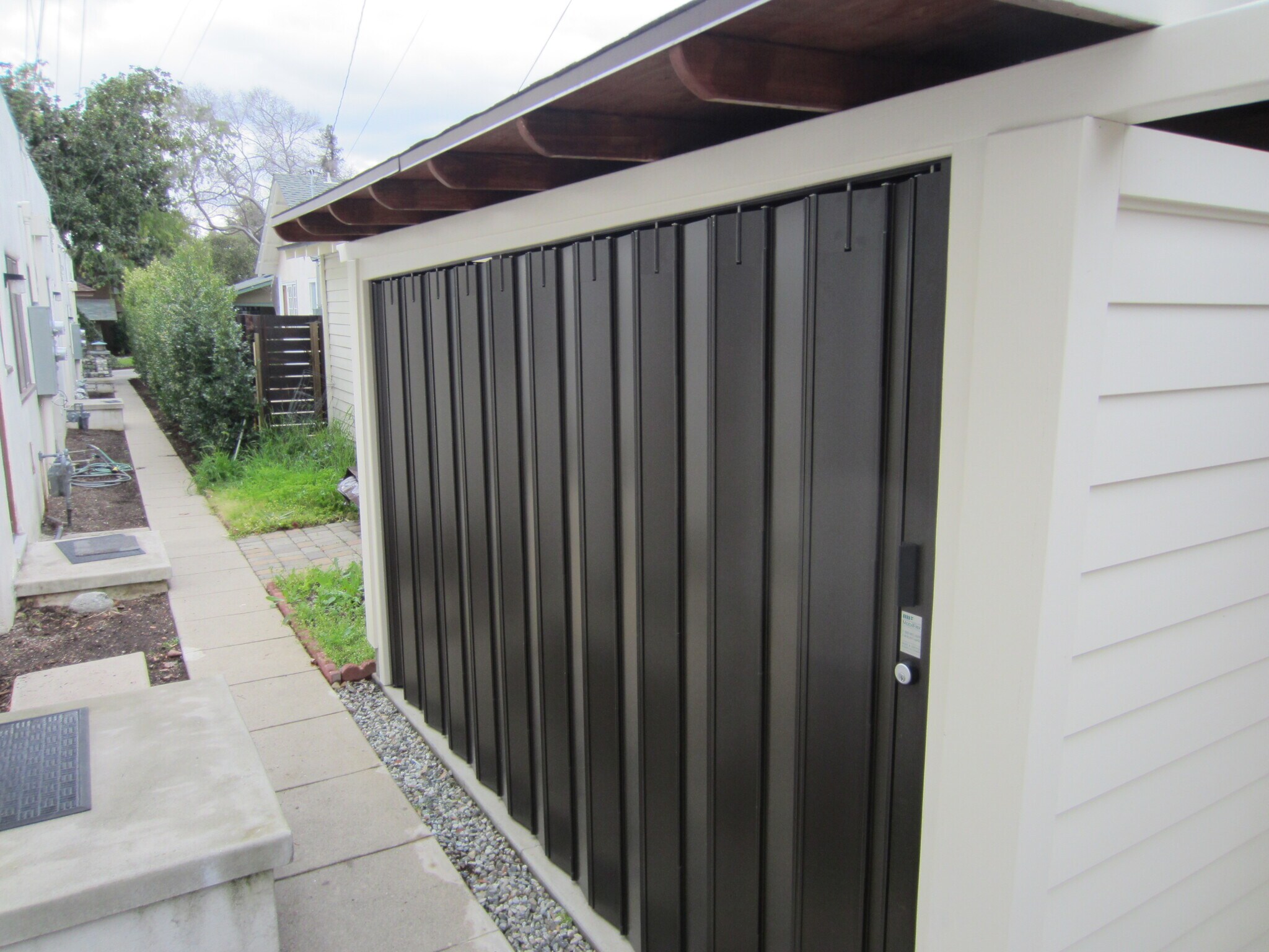 Secure Bike Shed Free - 228 N Myrtle Ave