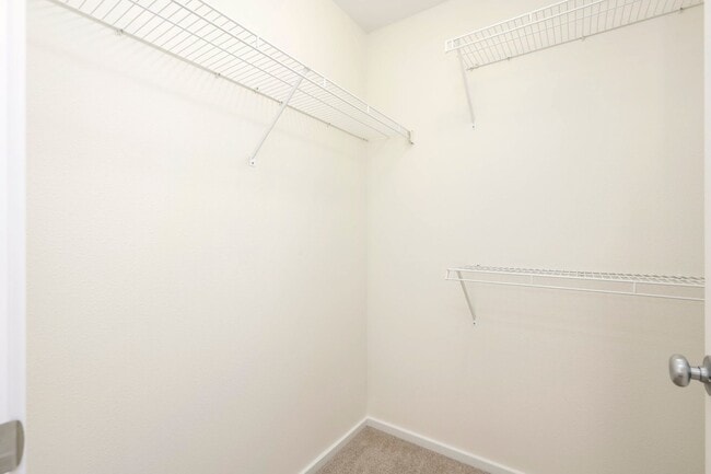 Building Photo - Must-see property that still feels brand new