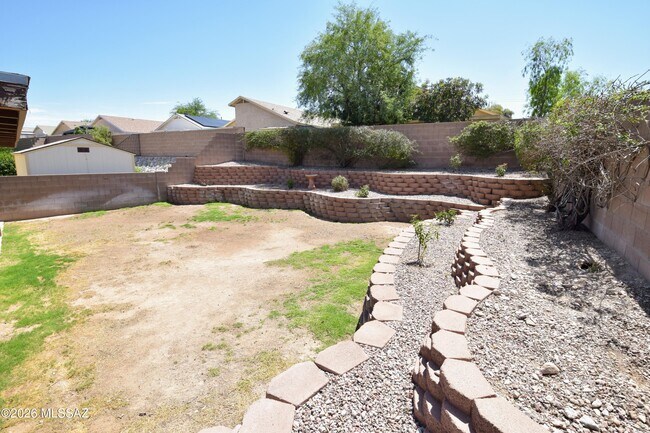Building Photo - 10226 E Desert Eden Pl
