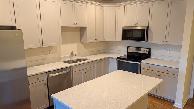 Building Photo - 110 Trotter Rd