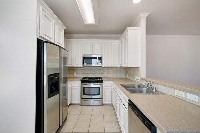 Building Photo - 1727 Hadley St